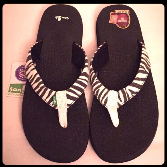 sanuk wildlife flip flops